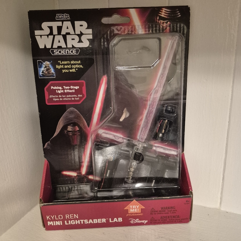 NEW Disney Star Wars Science Kylo Ren Mini Build A Lightsaber Lab Uncle Milton